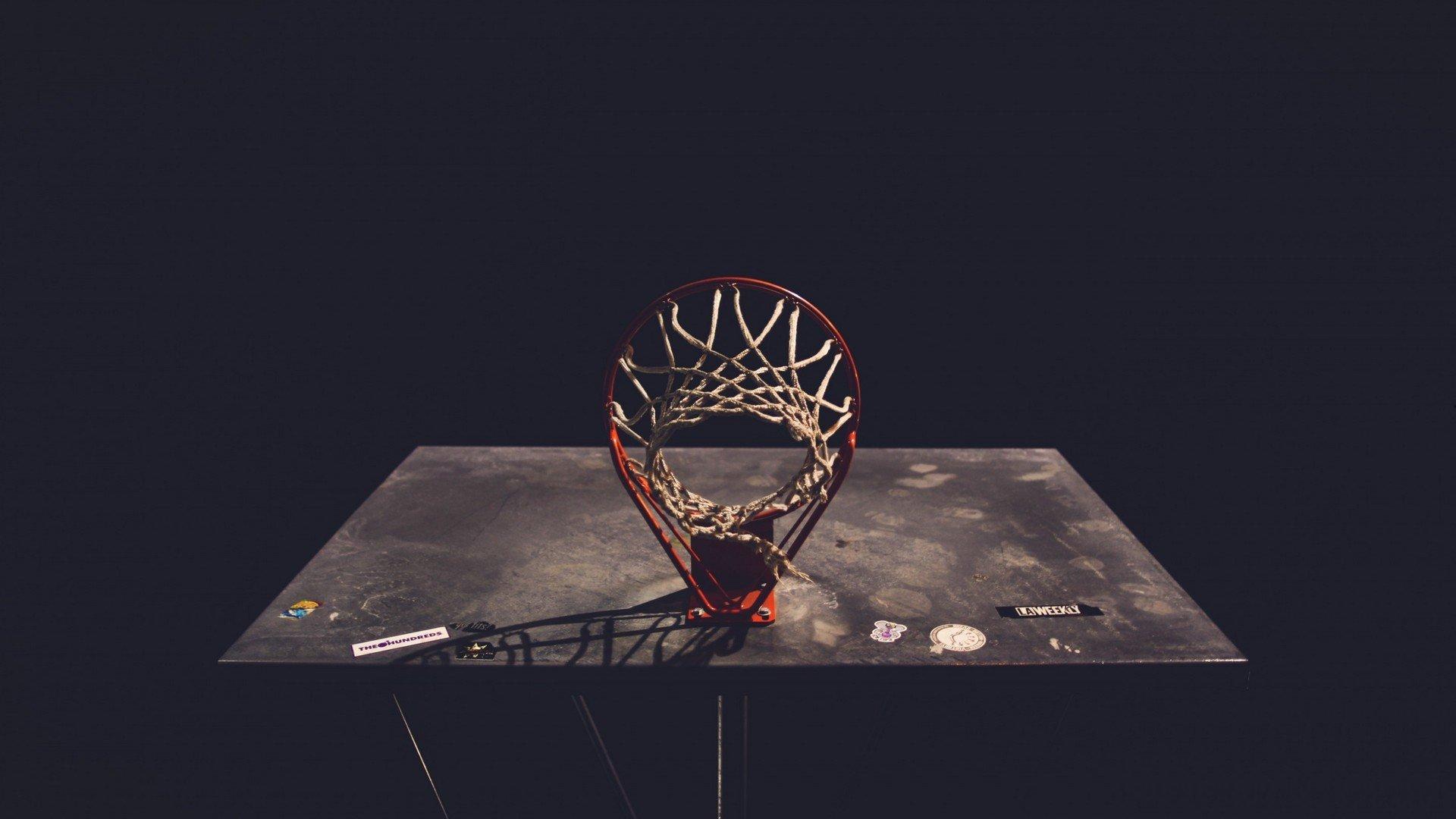 NBA官方宣布，尼伦森以决定性表现荣膺年度关键球员奖，重塑尼克斯辉煌篇章