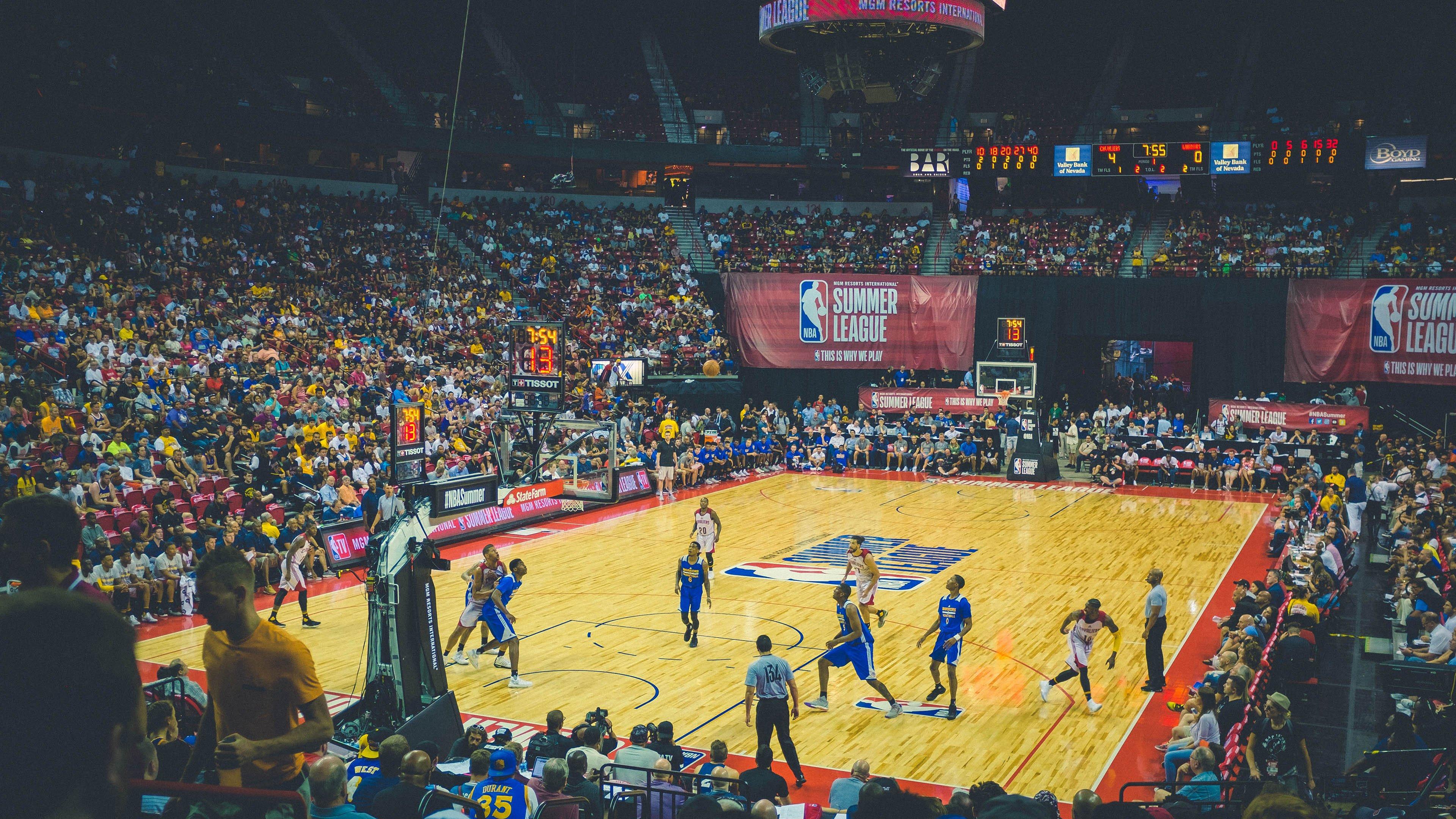 曼城官方致敬德布劳内,伊蒂哈德球场见证国王凯文的最后一舞